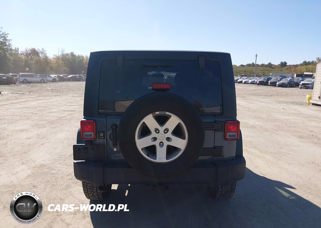 2015 Jeep Wrangler Unlimited Sport VIN:1C4BJWDG3FL727009 - 16
