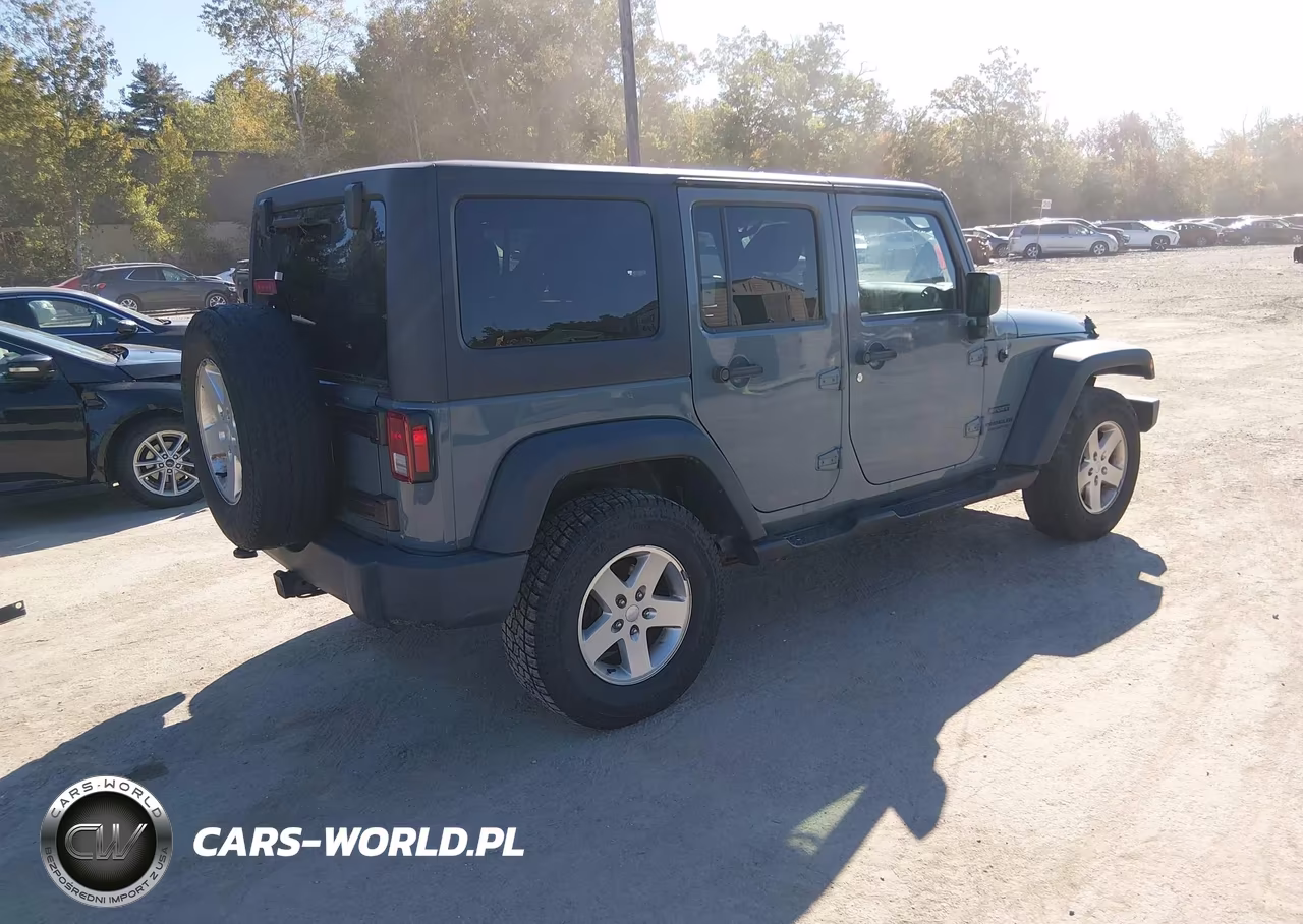 2015 Jeep Wrangler Unlimited Sport VIN:1C4BJWDG3FL727009 - 4