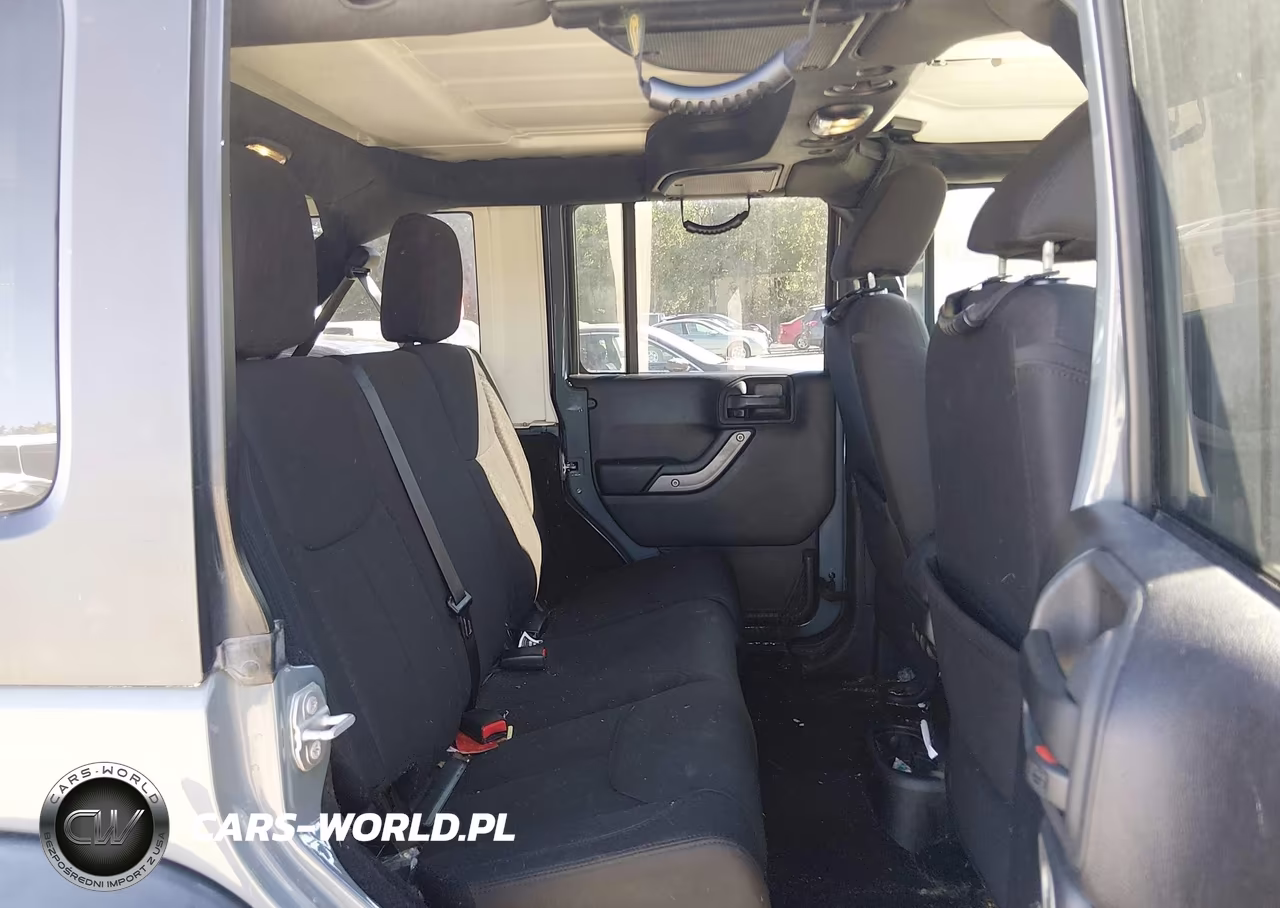 2015 Jeep Wrangler Unlimited Sport VIN:1C4BJWDG3FL727009 - 8