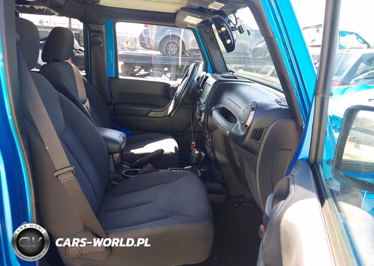 2016 Jeep Wrangler Unlimited Sport VIN:1C4BJWDG3GL270798 - 5
