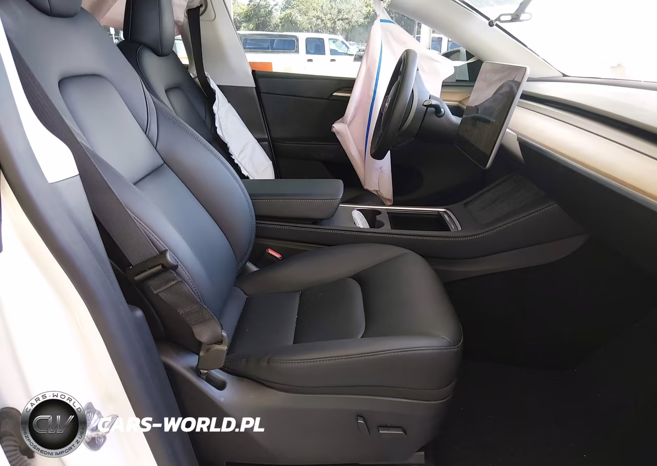 2025 Tesla Model Y Long Range Dual Motor Rear-Wheel Drive VIN:7SAYGDEDXSA369020 - 5