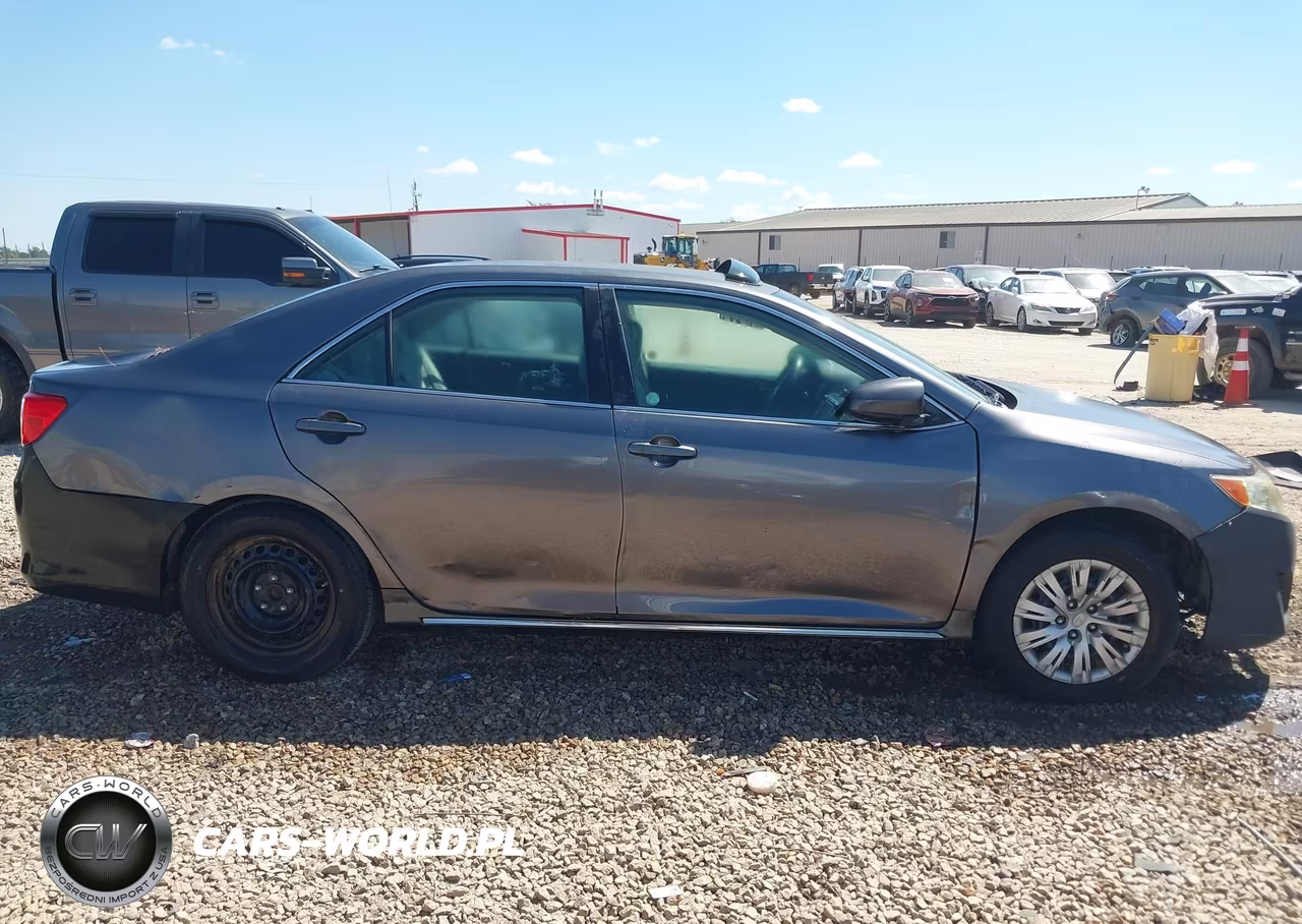 2014 Toyota Camry Le VIN:4T1BF1FK8EU364703 - 13