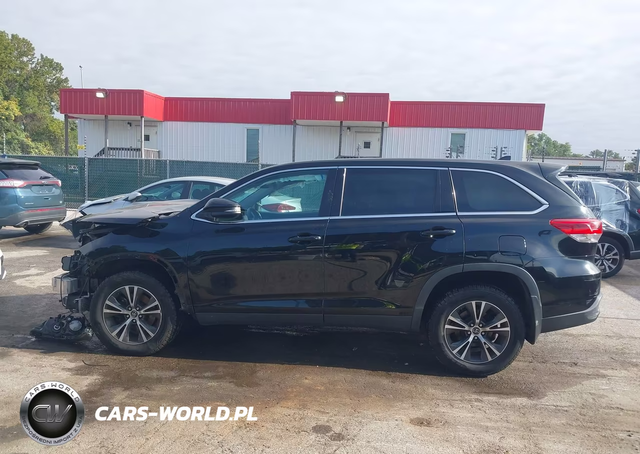 2019 Toyota Highlander Le Plus VIN:5TDBZRFH1KS722724 - 15