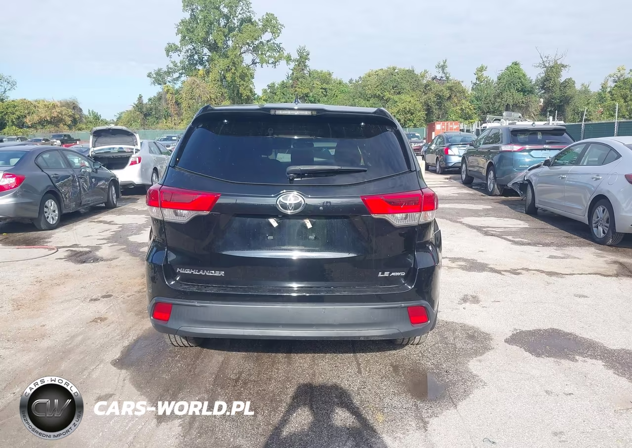 2019 Toyota Highlander Le Plus VIN:5TDBZRFH1KS722724 - 17