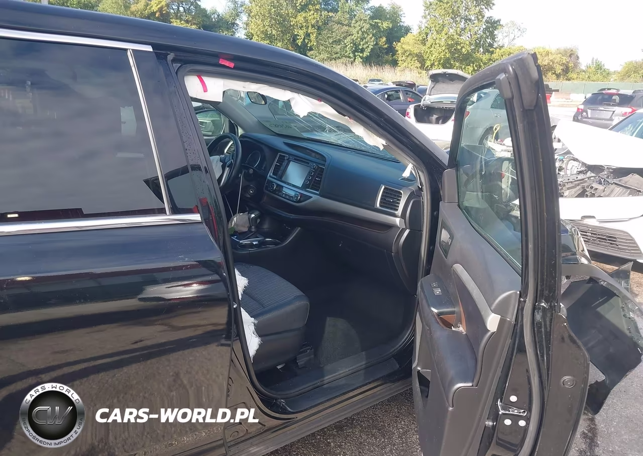 2019 Toyota Highlander Le Plus VIN:5TDBZRFH1KS722724 - 5