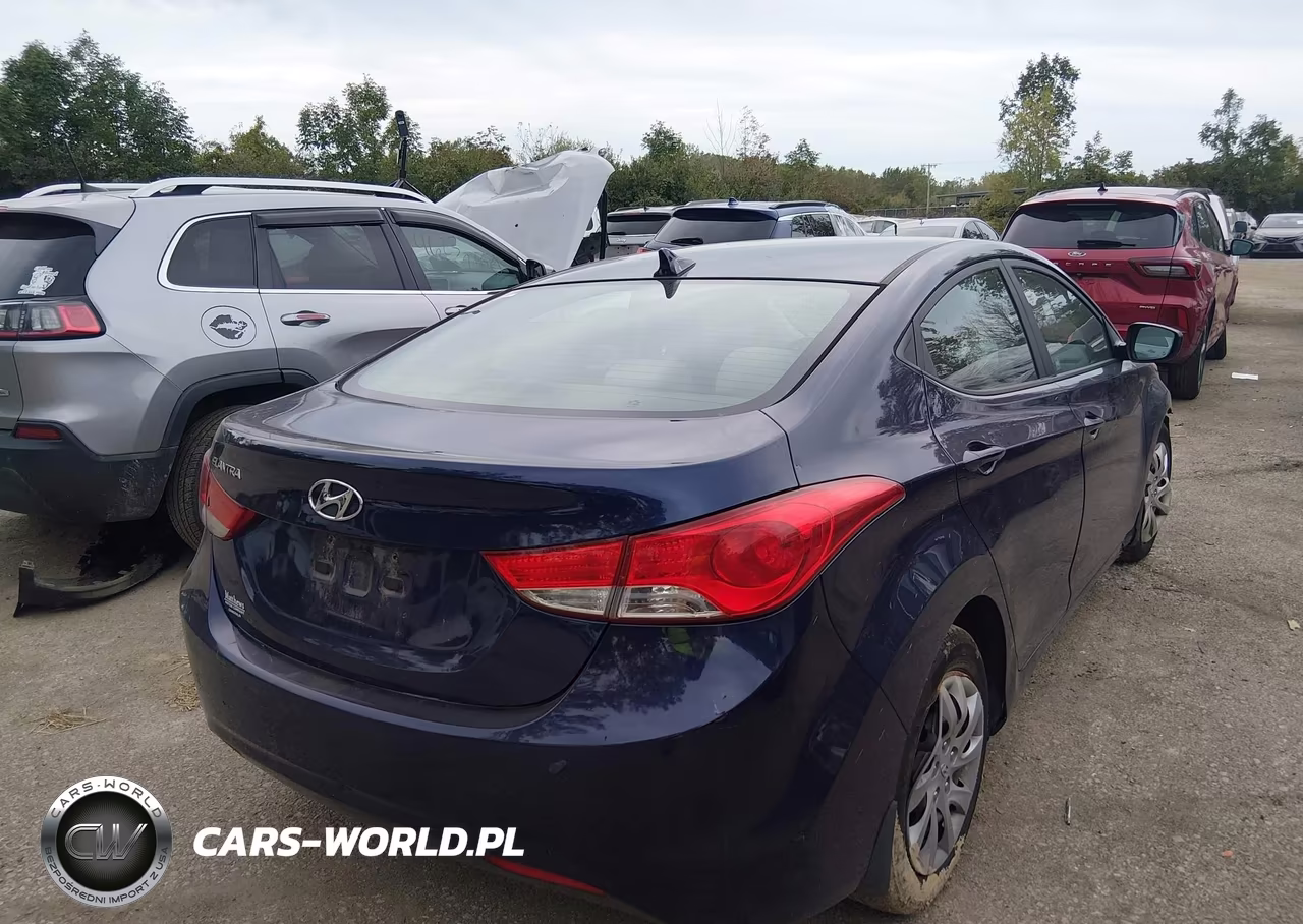 2013 Hyundai Elantra Gls VIN:5NPDH4AE3DH229261 - 4