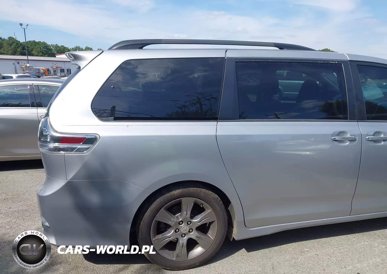 2015 Toyota Sienna Se 8 Passenger VIN:5TDXK3DC5FS674116 - 4