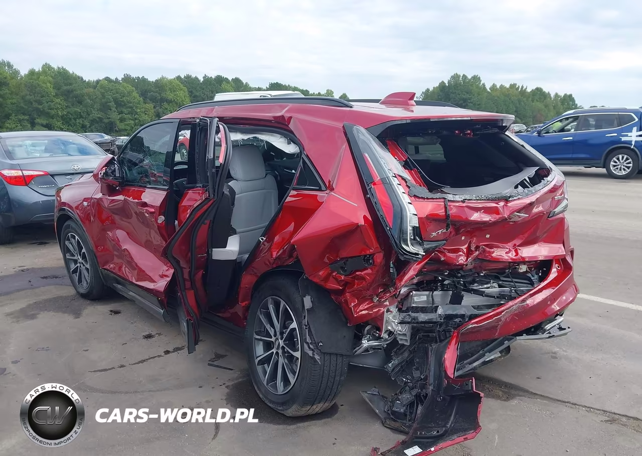 2025 Cadillac Xt4 Fwd Sport VIN:1GYFZER45SF104156 - 3