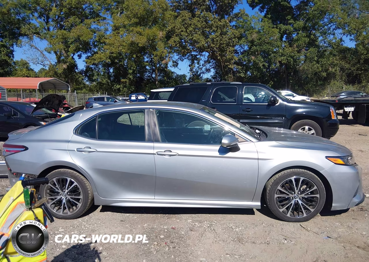 2020 Toyota Camry Se VIN:4T1G11AK9LU915715 - 14