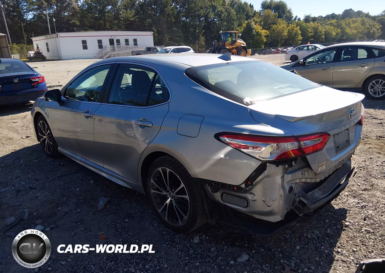 2020 Toyota Camry Se VIN:4T1G11AK9LU915715 - 3
