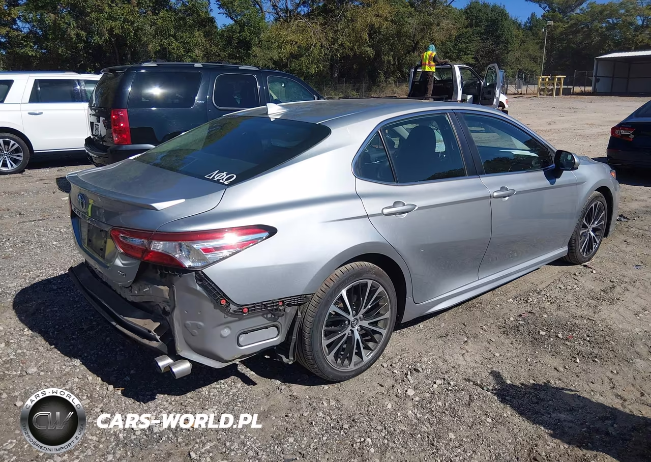 2020 Toyota Camry Se VIN:4T1G11AK9LU915715 - 4