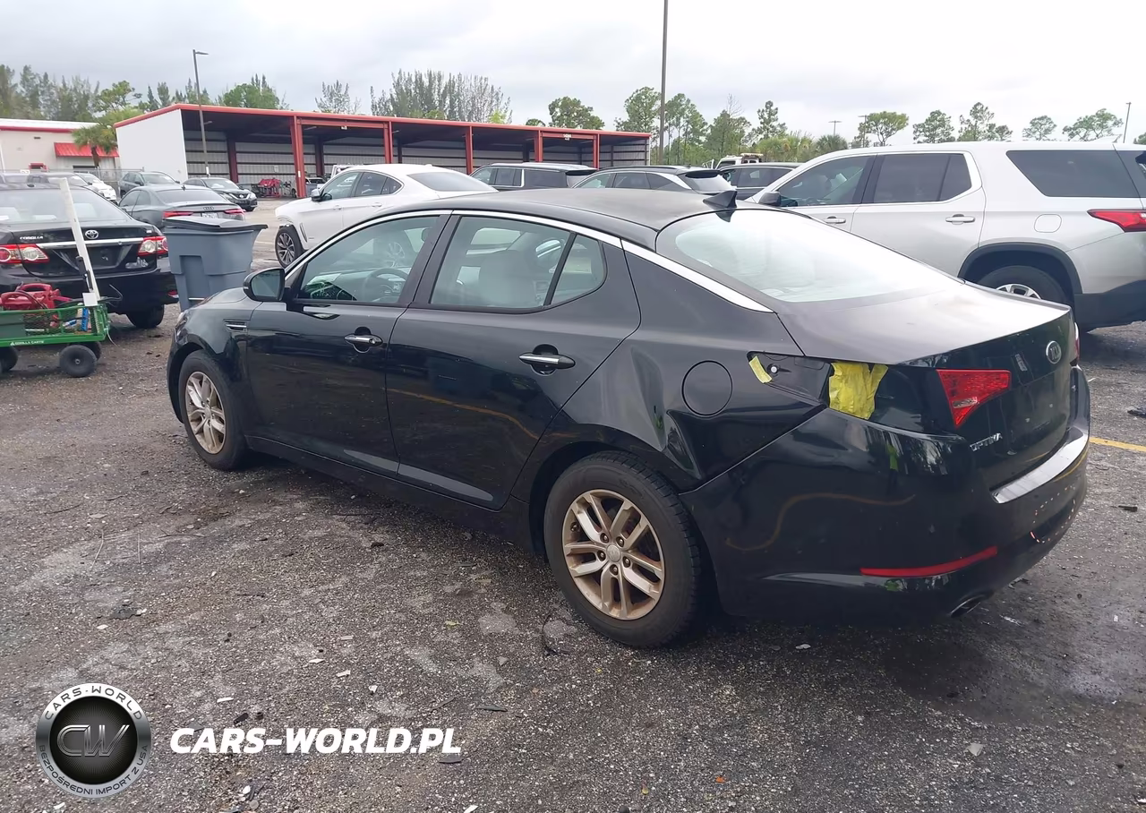 2013 Kia Optima Lx VIN:5XXGM4A79DG240237 - 3