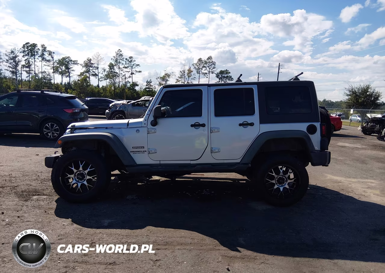 2011 Jeep Wrangler Unlimited Sport VIN:1J4BA3H10BL596923 - 13