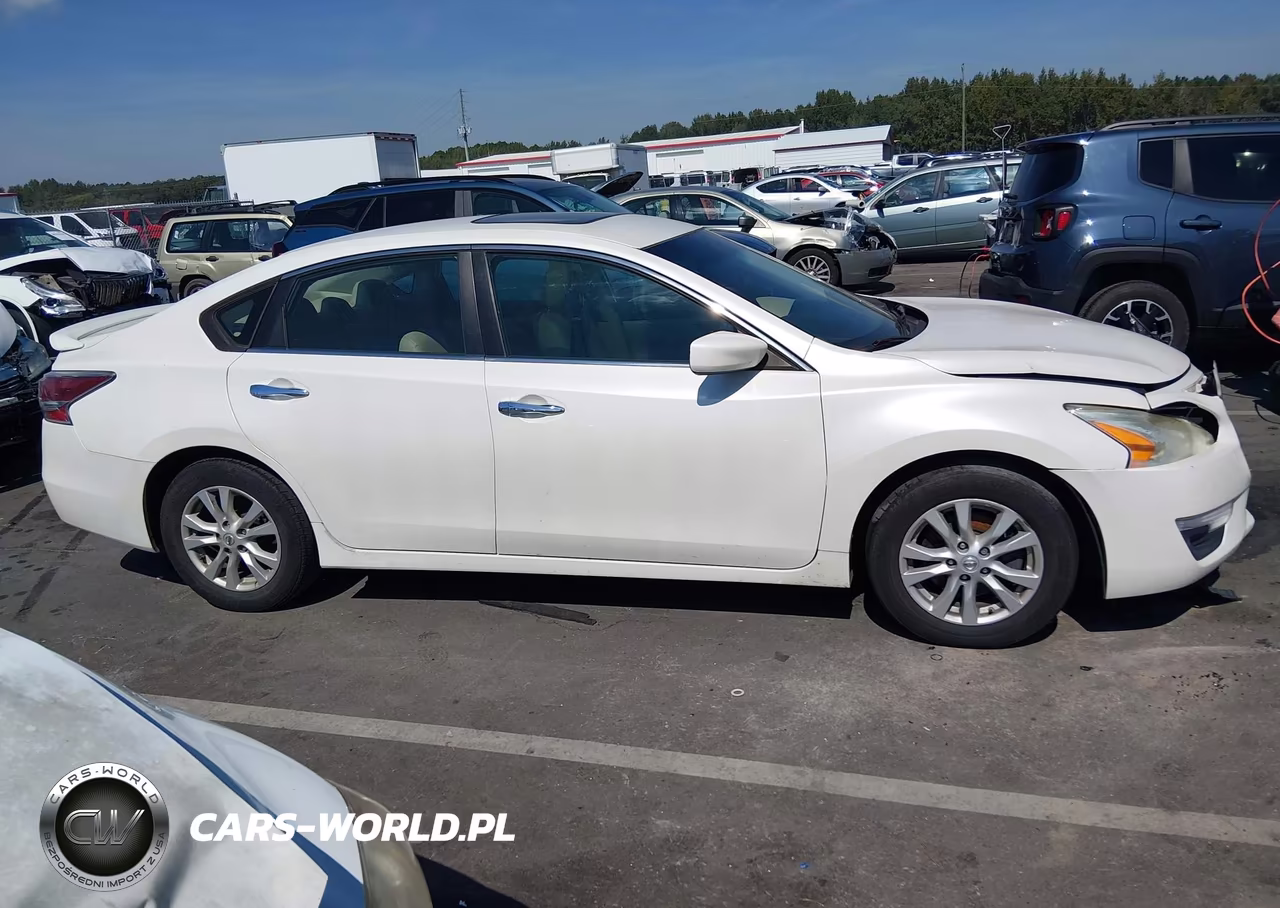 2014 Nissan Altima 2.5 S VIN:1N4AL3AP2EC135582 - 13