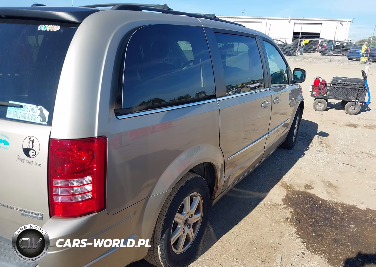 2009 Chrysler Town & Country Touring VIN:2A8HR54109R638852 - 4
