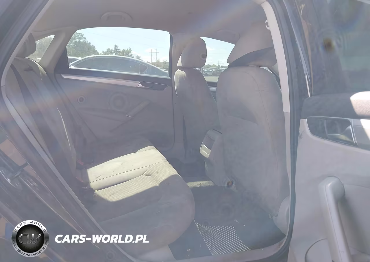 2017 Volkswagen Passat 1.8T S VIN:1VWAT7A38HC025989 - 8