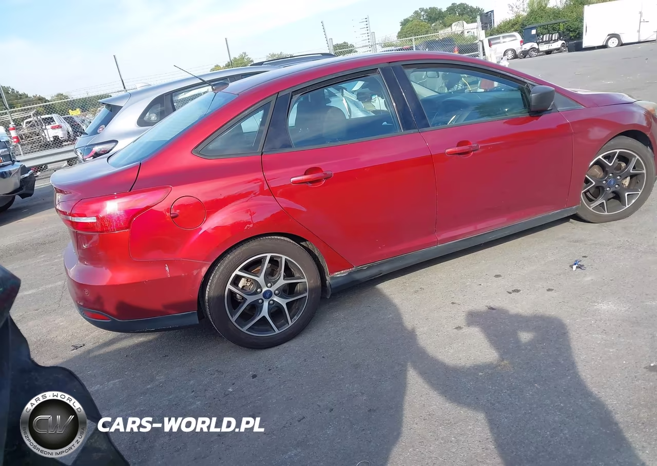 2017 Ford Focus Sel VIN:1FADP3H23HL337217 - 4