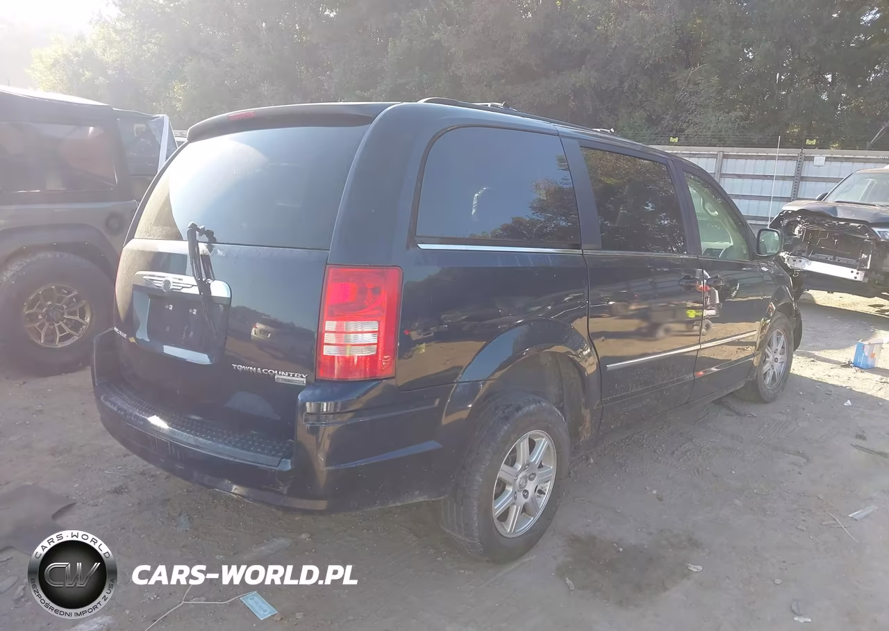2010 Chrysler Town & Country Touring VIN:2A4RR5D10AR167053 - 4