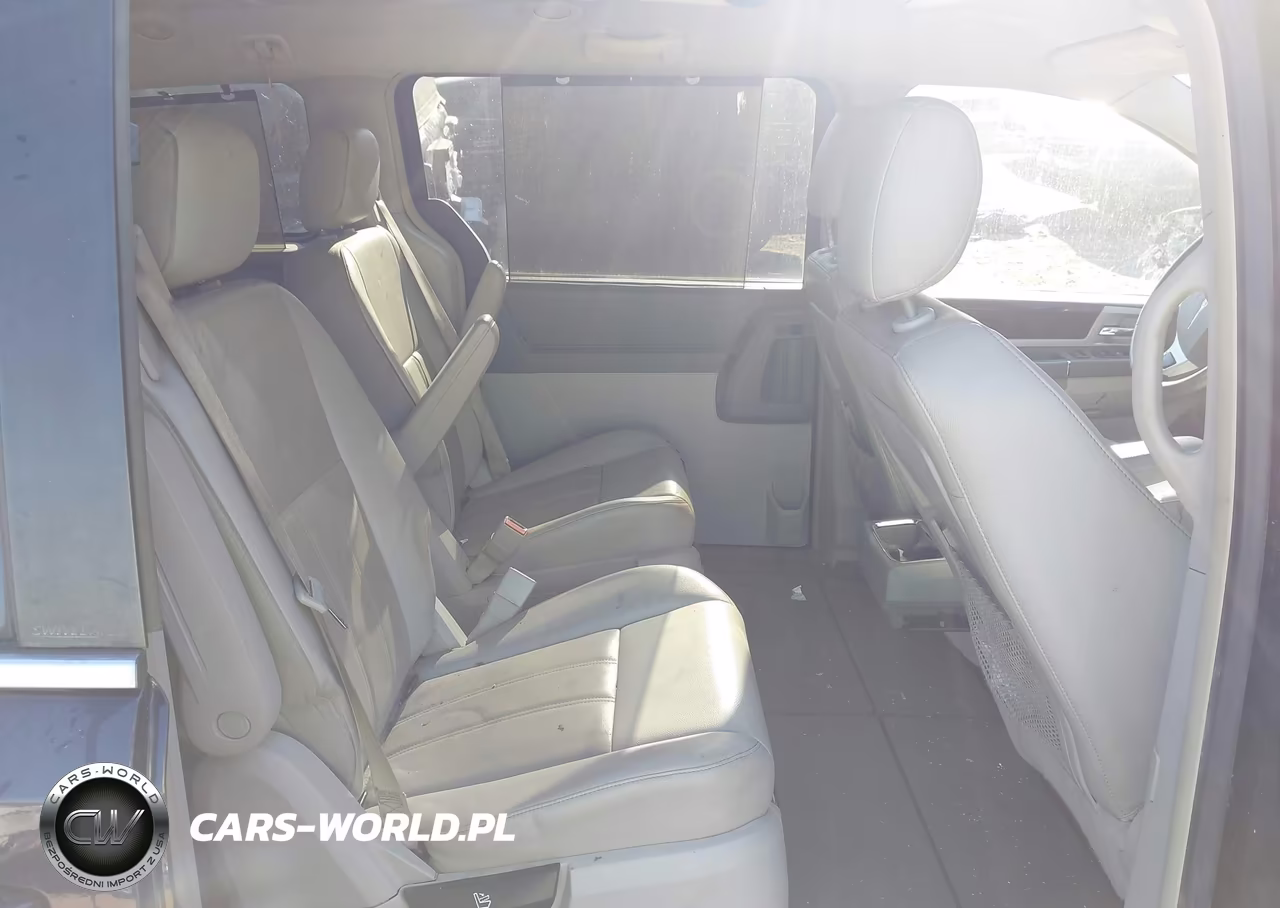 2010 Chrysler Town & Country Touring VIN:2A4RR5D10AR167053 - 8