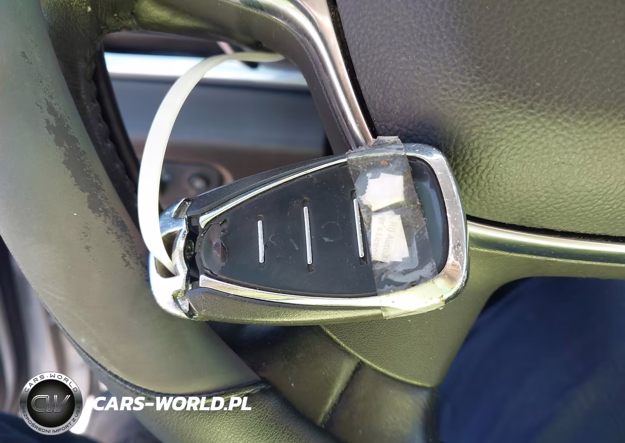 2019 Chevrolet Traverse Premier VIN:1GNEVKKW4KJ109621 - 11