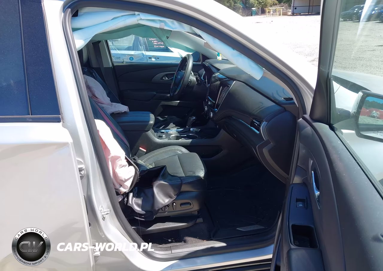 2019 Chevrolet Traverse Premier VIN:1GNEVKKW4KJ109621 - 5