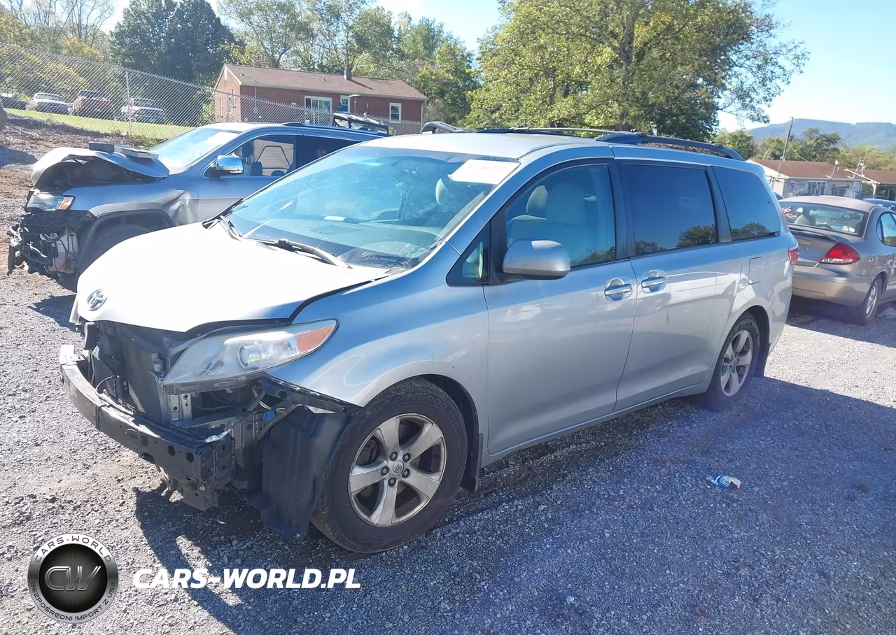 2015 Toyota Sienna Le 8 Passenger VIN:5TDKK3DC5FS577301 - 2