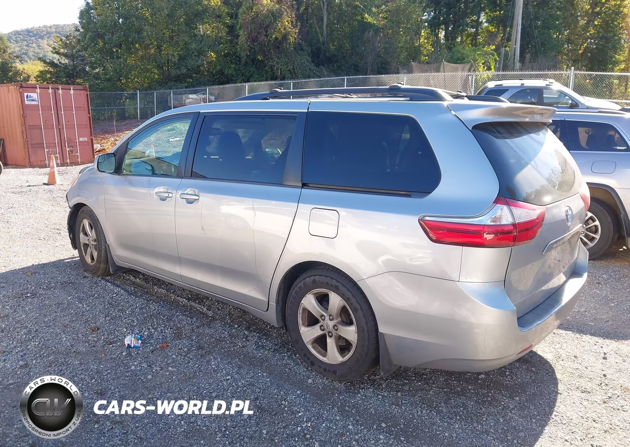 2015 Toyota Sienna Le 8 Passenger VIN:5TDKK3DC5FS577301 - 3