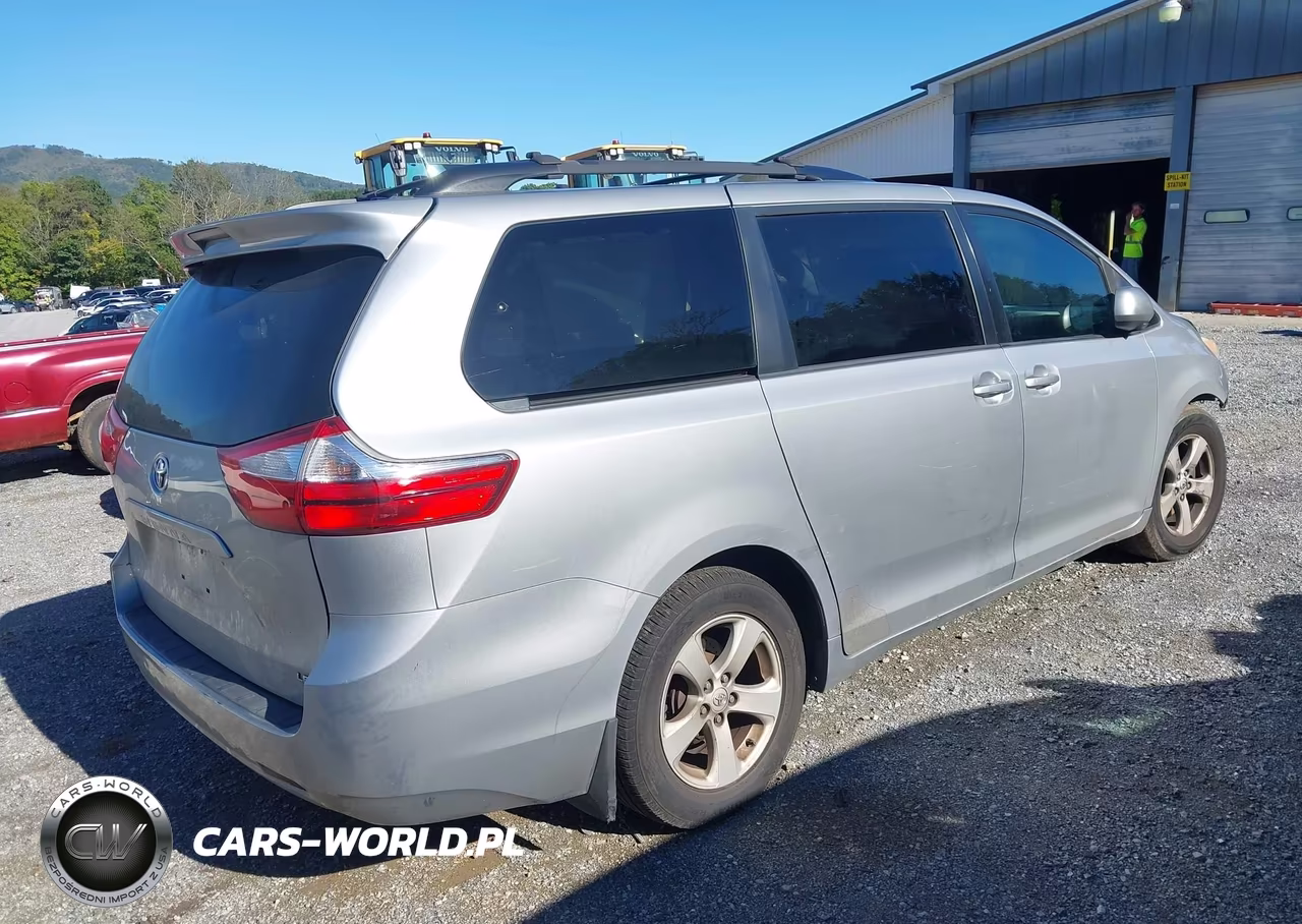 2015 Toyota Sienna Le 8 Passenger VIN:5TDKK3DC5FS577301 - 4