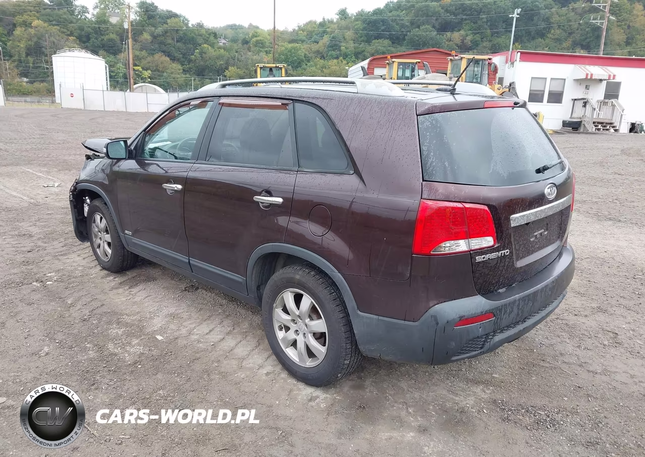 2011 Kia Sorento Lx VIN:5XYKTCA13BG122485 - 3