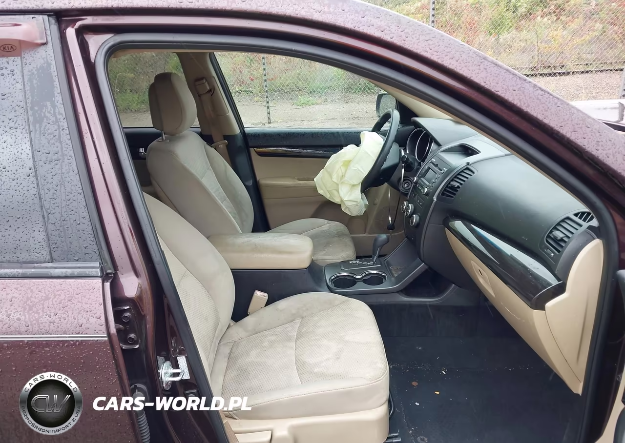 2011 Kia Sorento Lx VIN:5XYKTCA13BG122485 - 5