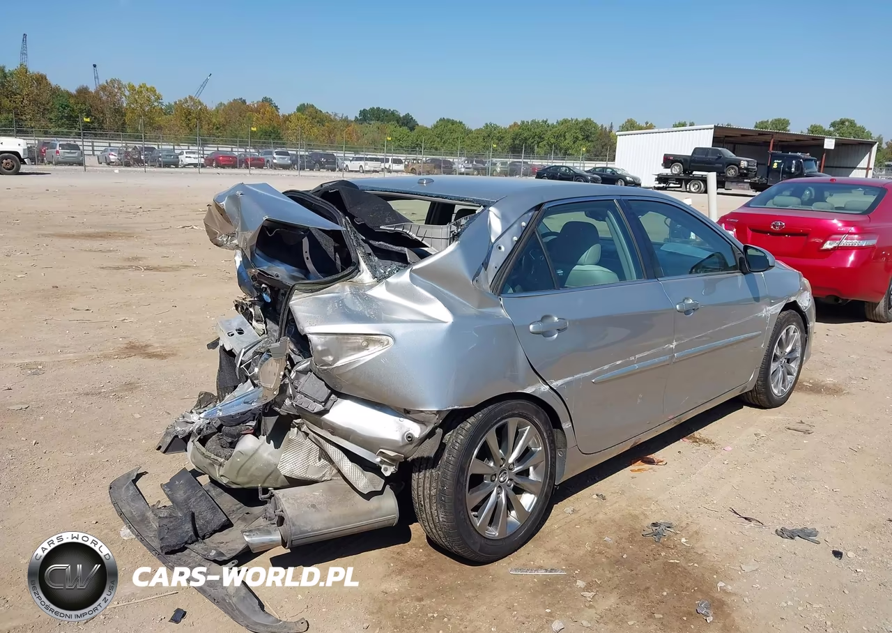2016 Toyota Camry Xle VIN:4T1BF1FK5GU532011 - 4