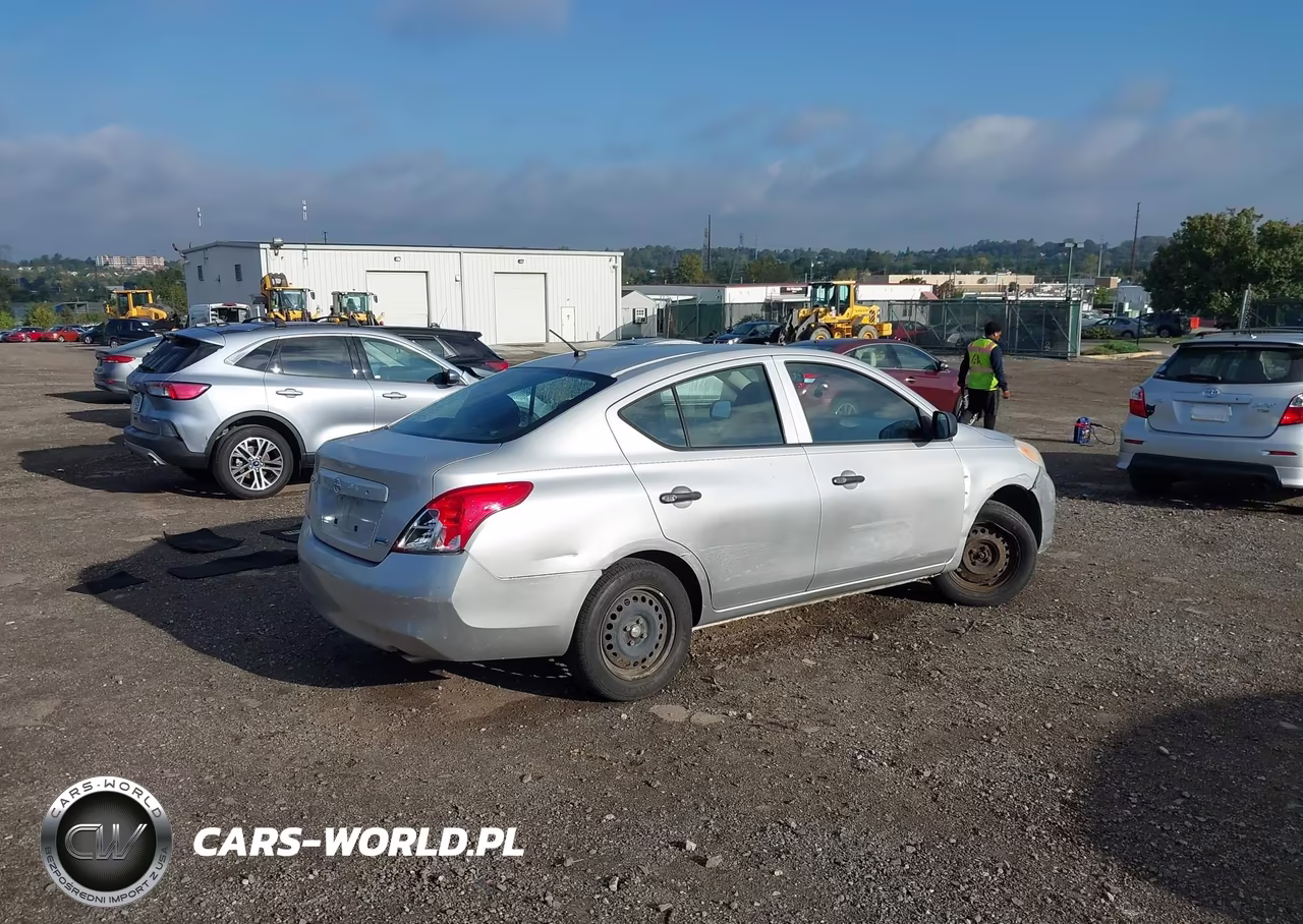 2012 Nissan Versa 1.6 S VIN:3N1CN7AP9CL824253 - 4