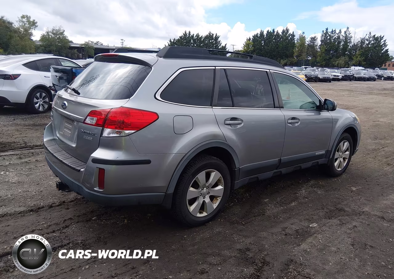 2011 Subaru Outback 2.5I Premium VIN:4S4BRBCCXB3373480 - 4