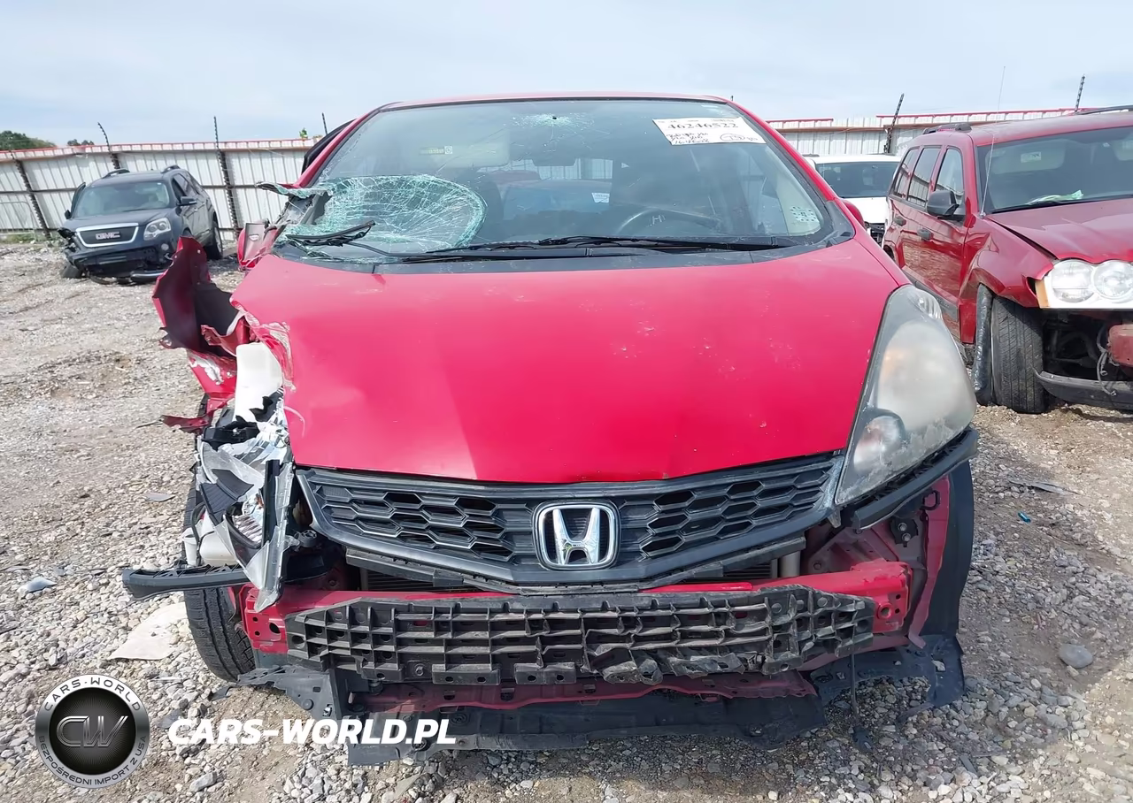 2013 Honda Fit Sport VIN:JHMGE8H58DC008459 - 12