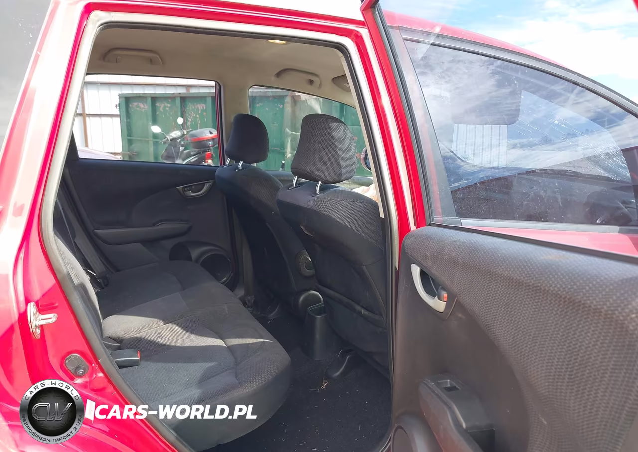 2013 Honda Fit Sport VIN:JHMGE8H58DC008459 - 8