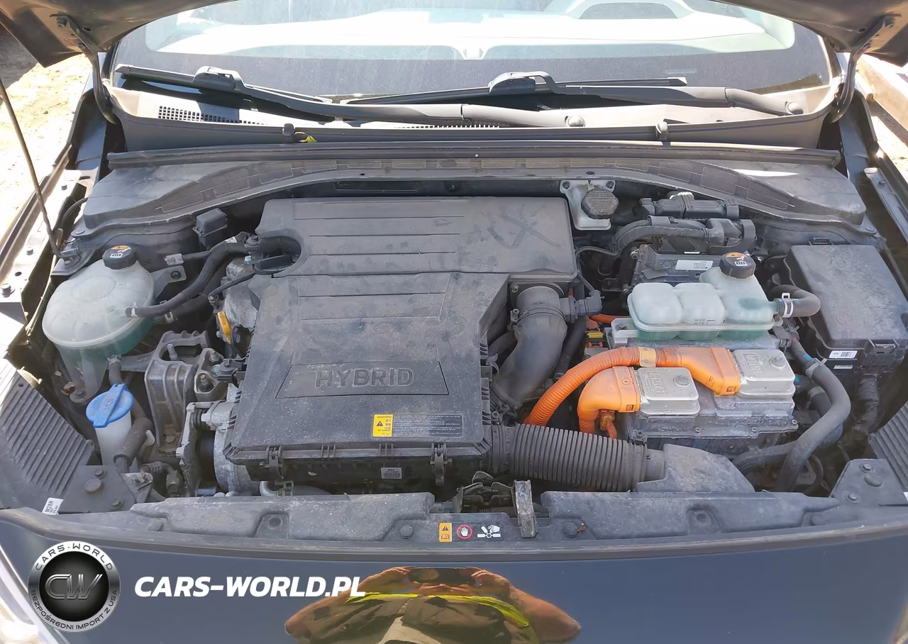 2020 Hyundai Ioniq Hybrid Blue VIN:KMHC65LCXLU220057 - 10