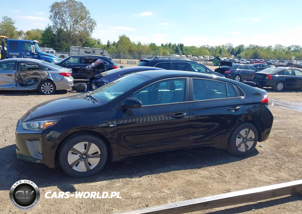 2020 Hyundai Ioniq Hybrid Blue VIN:KMHC65LCXLU220057 - 14