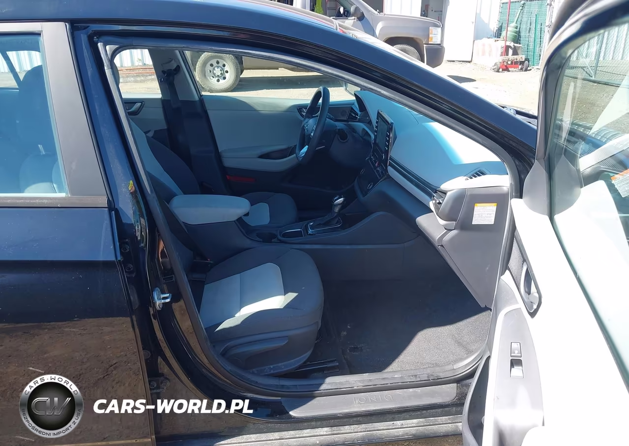 2020 Hyundai Ioniq Hybrid Blue VIN:KMHC65LCXLU220057 - 5