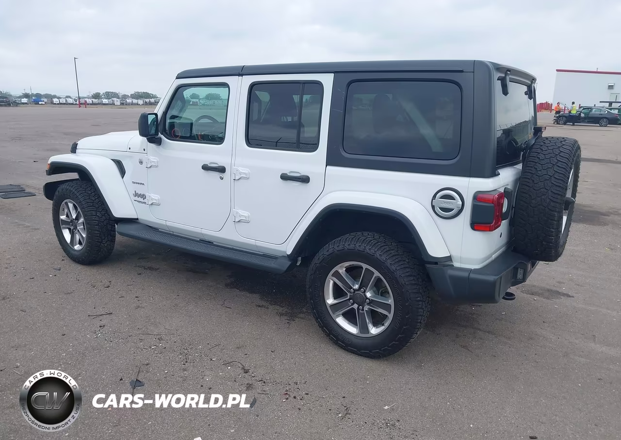 2018 Jeep Wrangler Unlimited Sahara 4X4 VIN:1C4HJXEG9JW114978 - 3