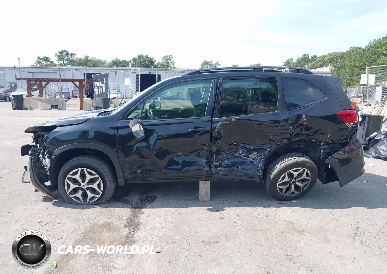 2019 Subaru Forester Premium VIN:JF2SKAECXKH512883 - 15