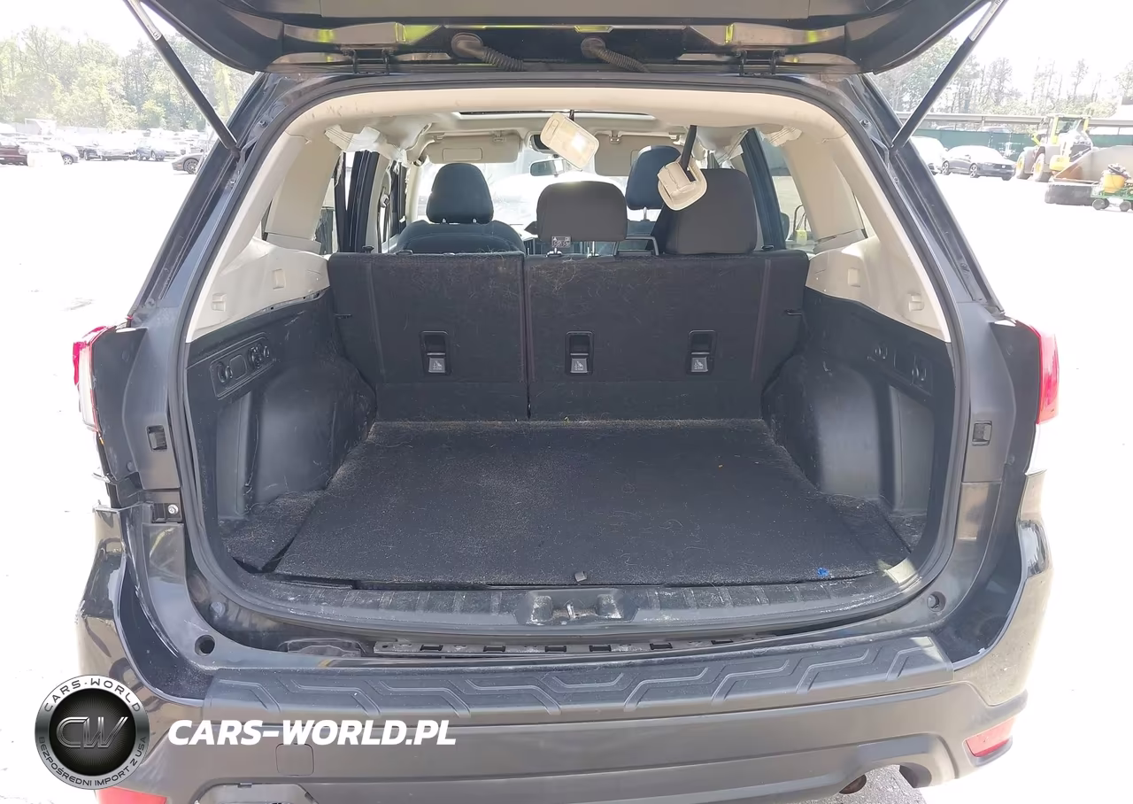 2019 Subaru Forester Premium VIN:JF2SKAECXKH512883 - 19