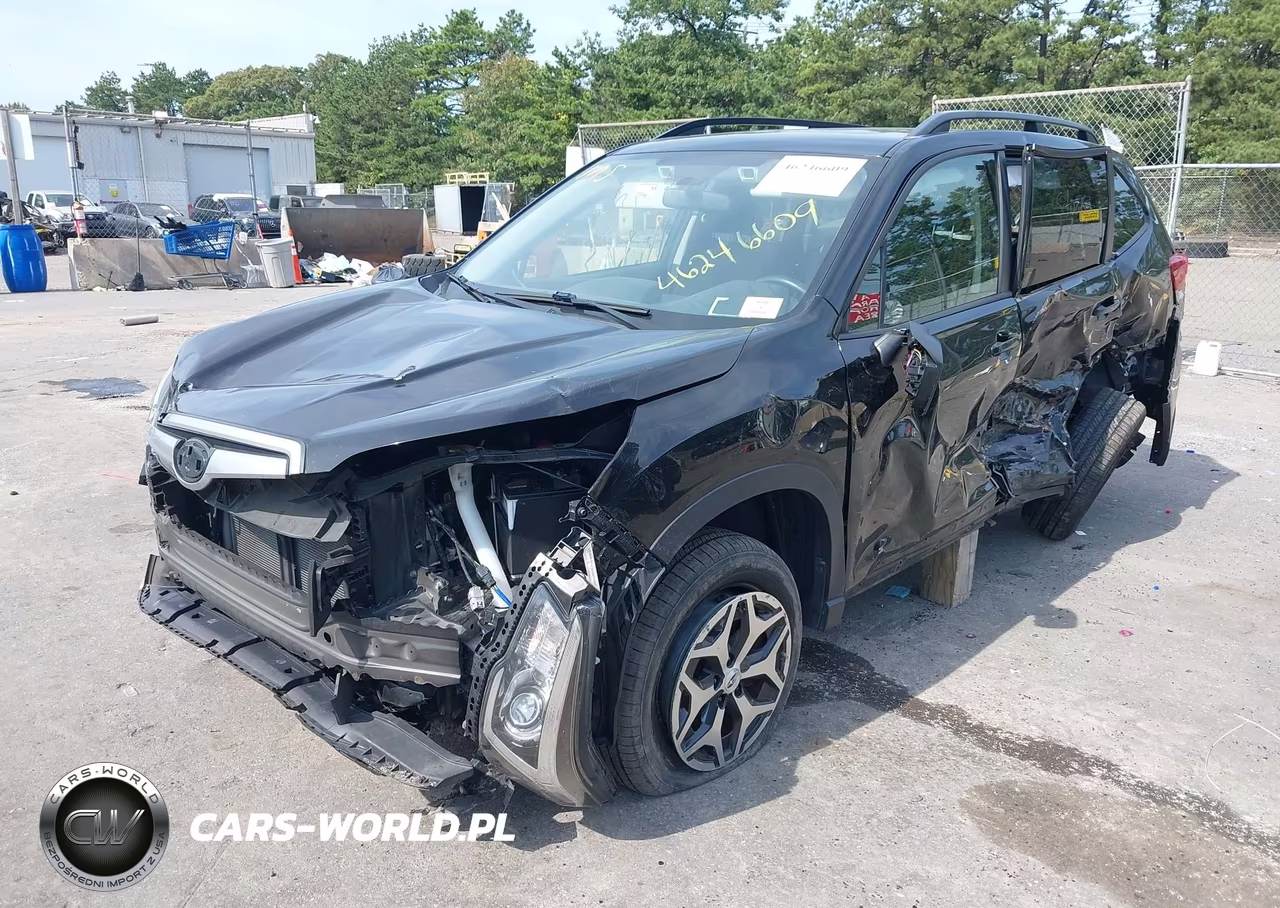 2019 Subaru Forester Premium VIN:JF2SKAECXKH512883 - 2