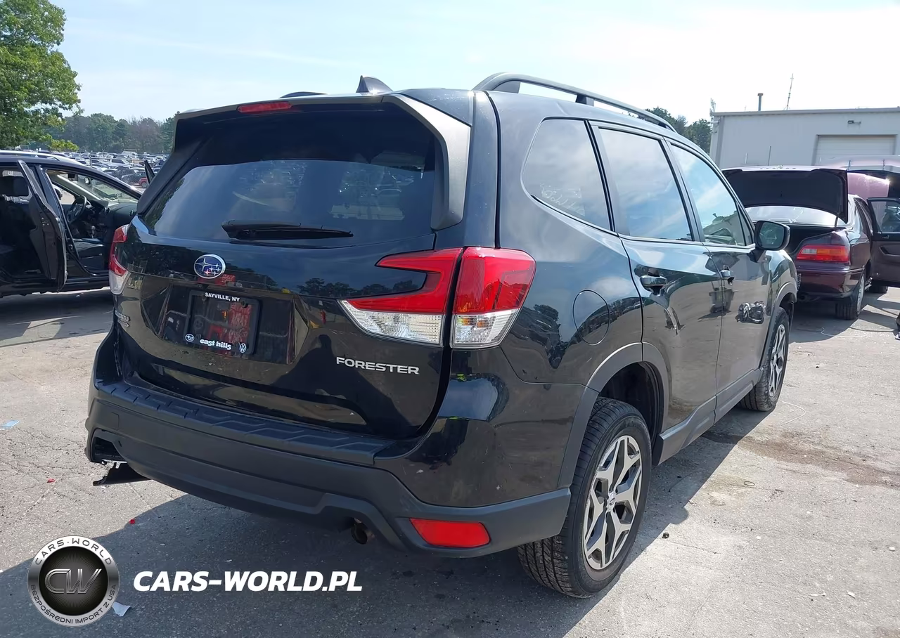 2019 Subaru Forester Premium VIN:JF2SKAECXKH512883 - 4