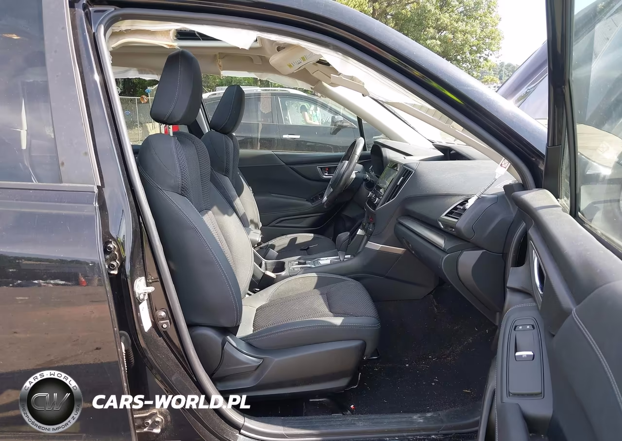 2019 Subaru Forester Premium VIN:JF2SKAECXKH512883 - 5