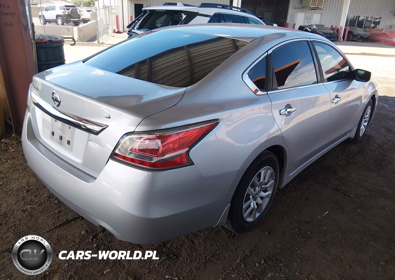 2015 Nissan Altima 2.5 S VIN:1N4AL3AP6FC487971 - 4