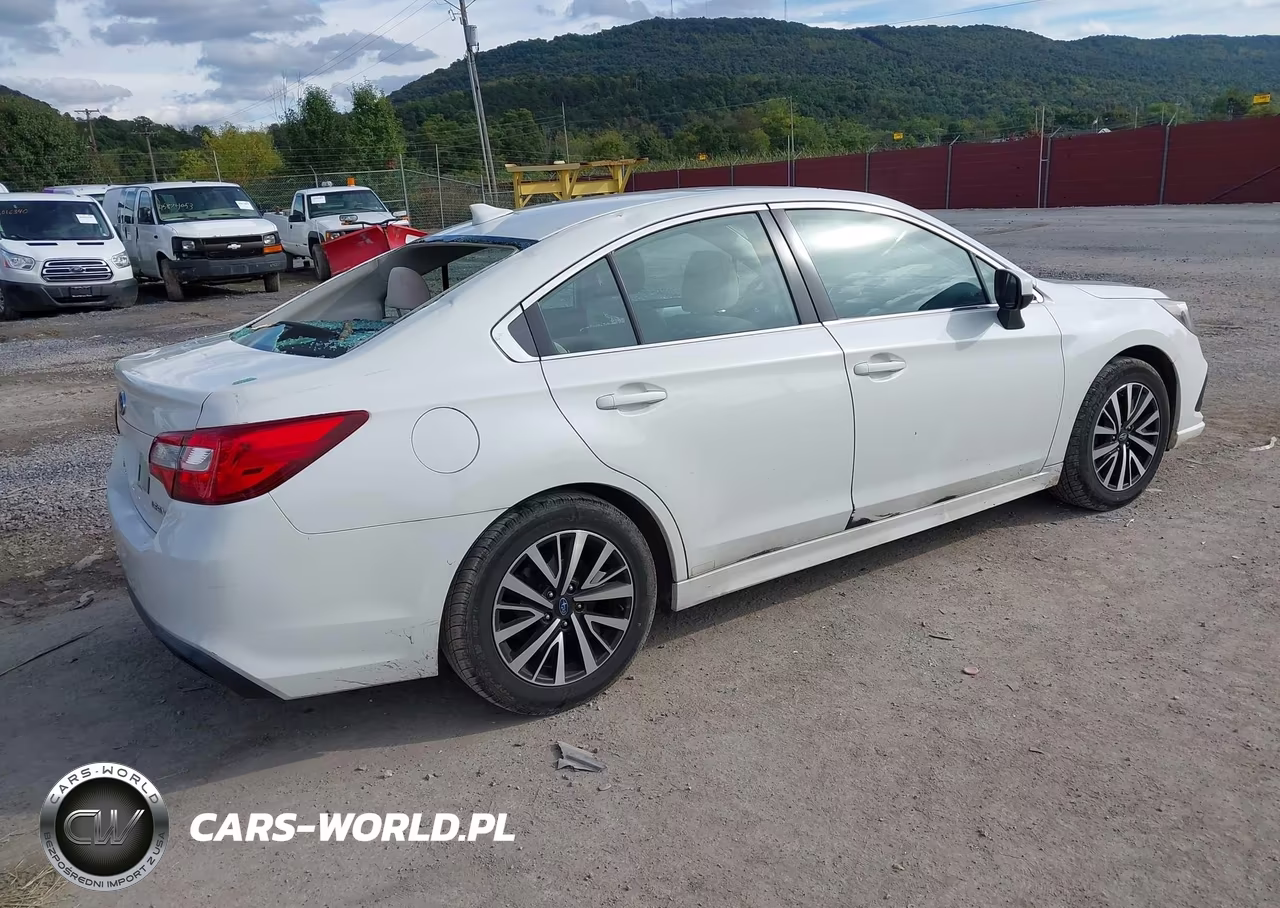 2018 Subaru Legacy 2.5I Premium VIN:4S3BNAC69J3041243 - 4