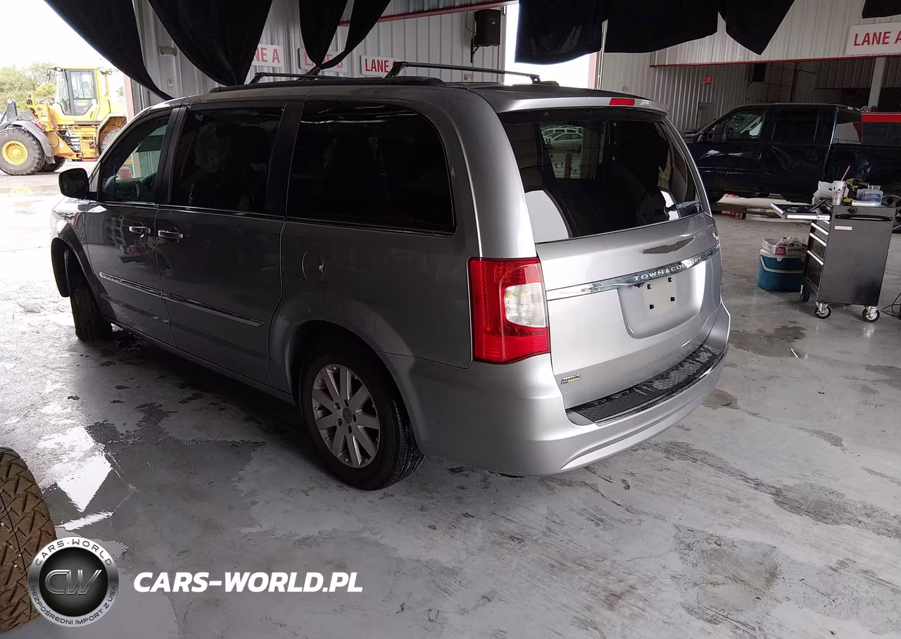 2013 Chrysler Town & Country Touring VIN:2C4RC1BG9DR743444 - 3