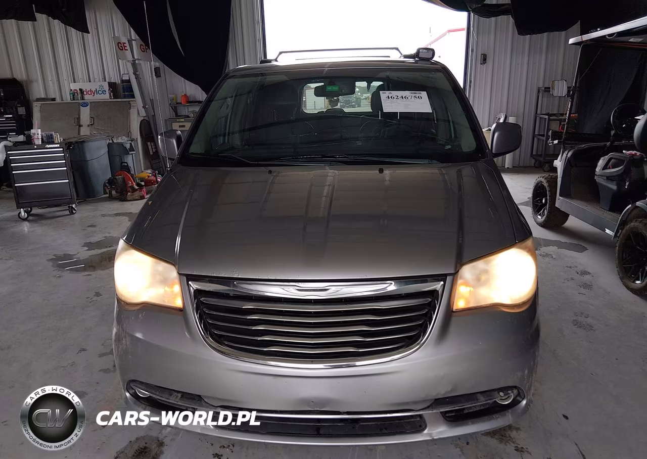 2013 Chrysler Town & Country Touring VIN:2C4RC1BG9DR743444 - 6