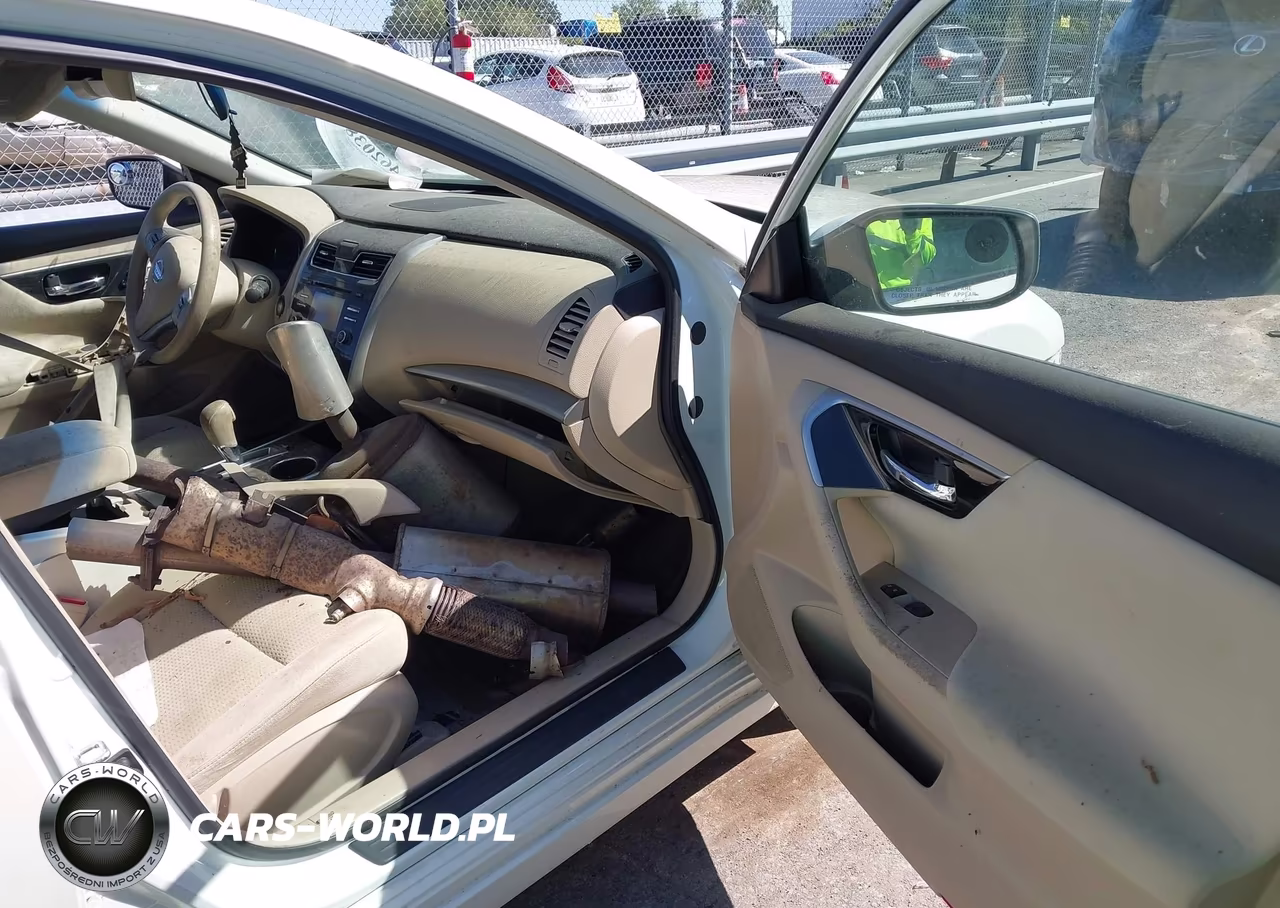 2014 Nissan Altima 2.5 S VIN:1N4AL3AP7EC177360 - 5