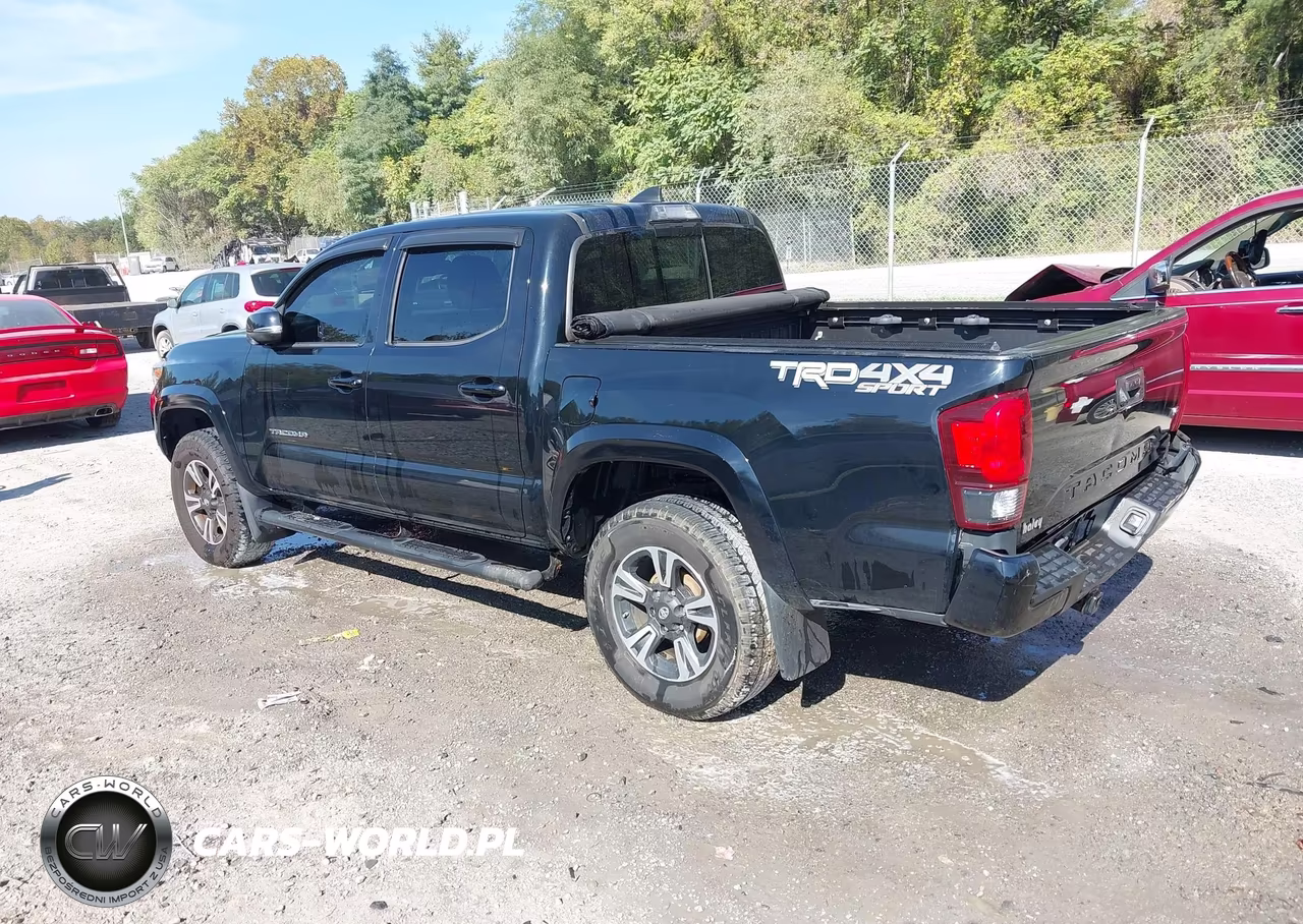 2018 Toyota Tacoma Trd Sport VIN:3TMCZ5AN5JM182125 - 3